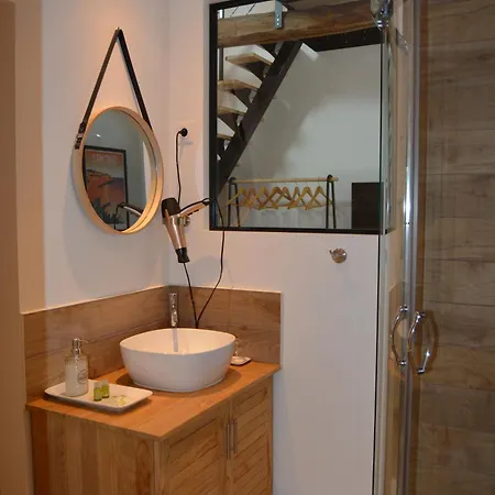 Lebeau Repos Bed & Breakfast *